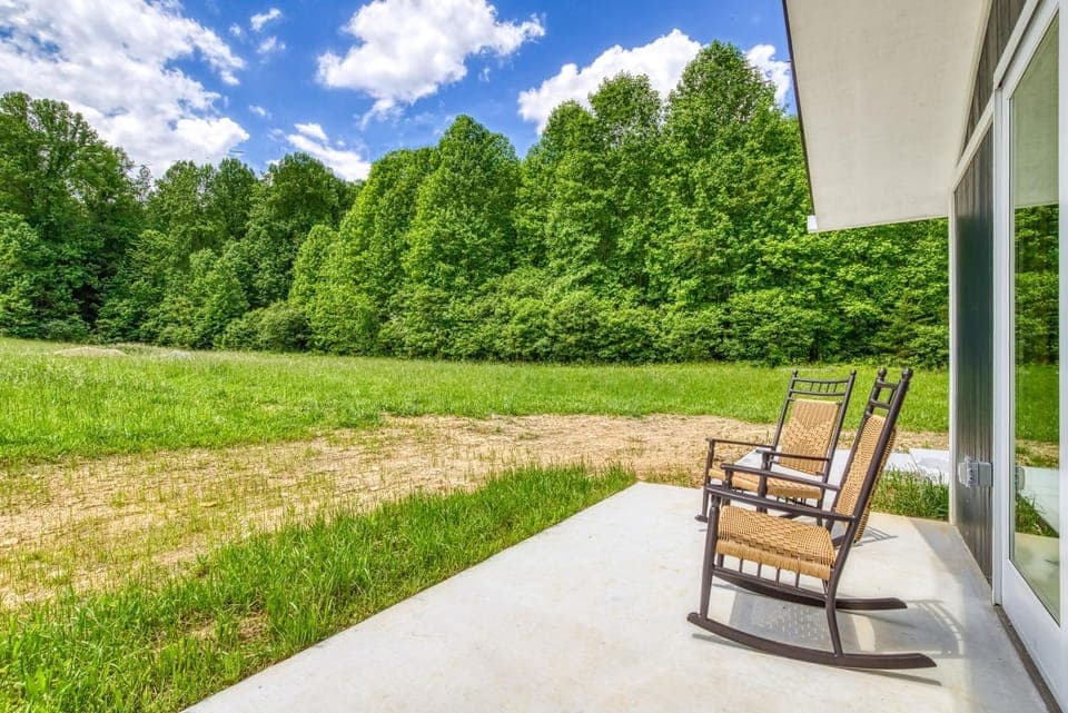 Grey Goose, Pickleball Court, Creek, WIFI, Mountain Views, Starting at 69, House in Cosby