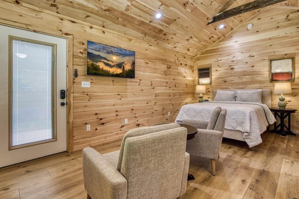 Grants Cottage, Pickleball Court, Creek, WIFI, Mountain Views, Starting at 50" House in Cosby