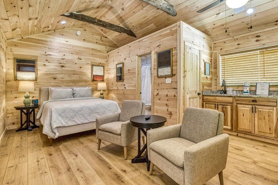 Grants Cottage, Pickleball Court, Creek, WIFI, Mountain Views, Starting at 50" House in Cosby