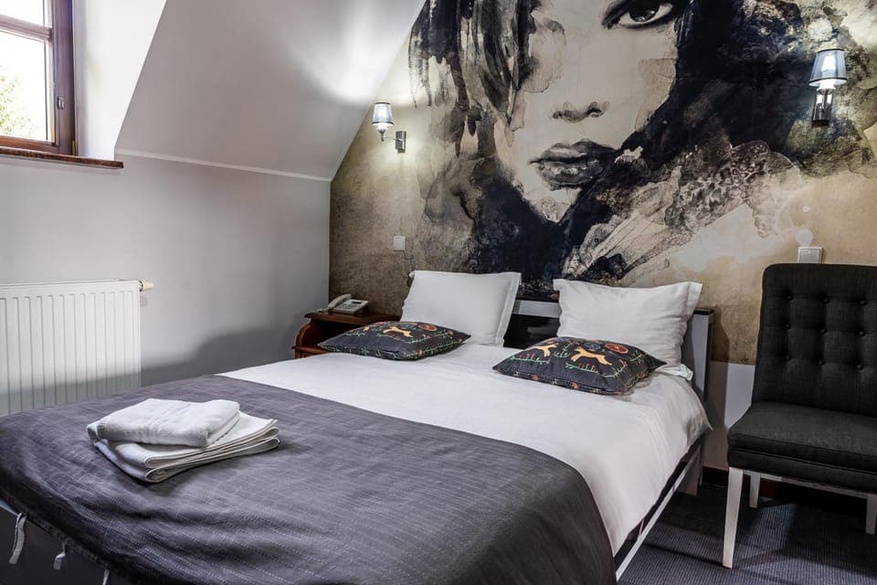 Bed, Other, Other, Other, Photo of the whole room, Seating area, Bedroom, towels, towels