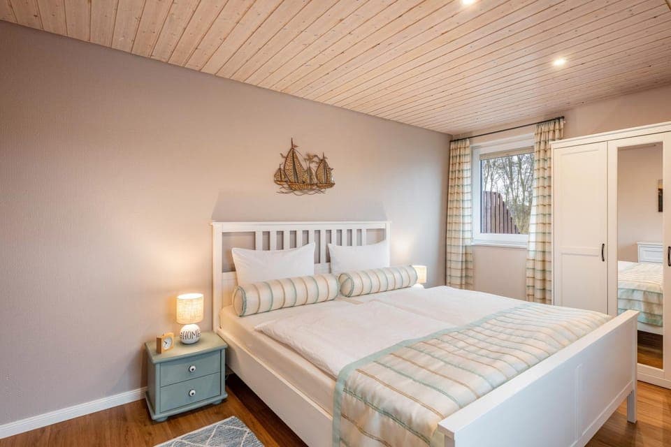 Living room, Bedroom