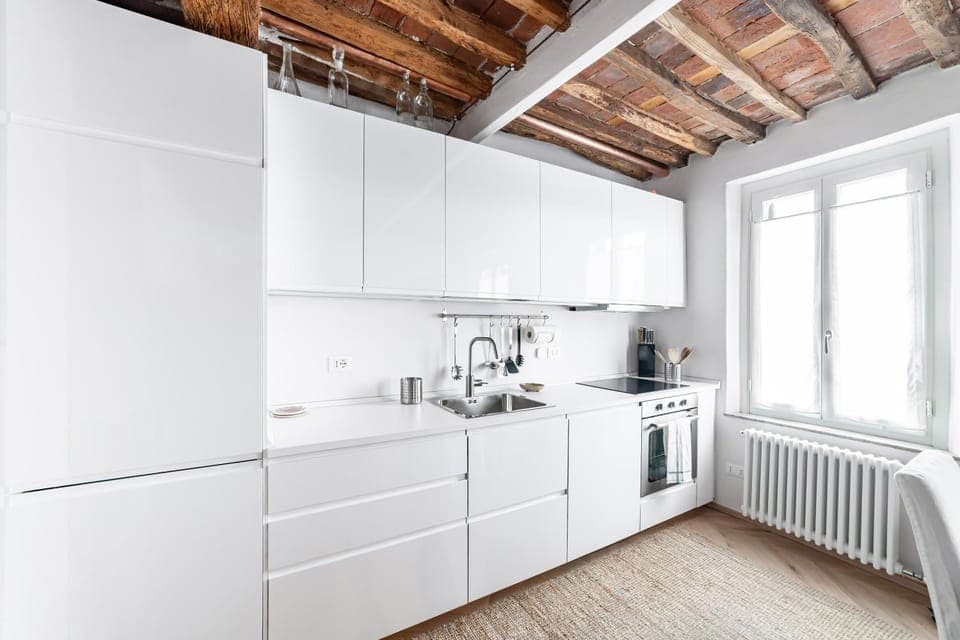 Coffee/tea facilities, Kitchen or kitchenette, dishwasher, oven, stove