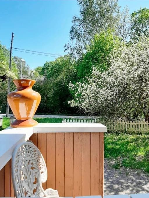 Patio, Spring, Day, Garden, View (from property/room), Balcony/Terrace, Balcony/Terrace, Dining area, Garden view