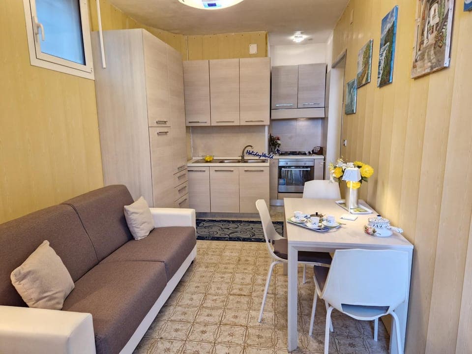 Kitchen or kitchenette, oven, stove