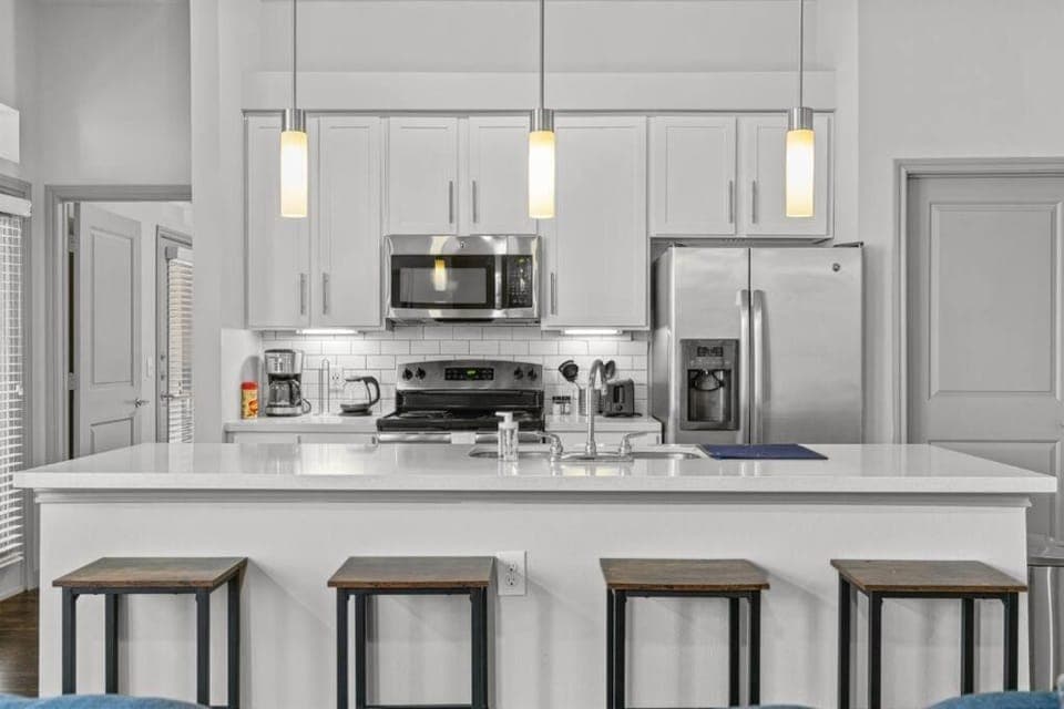 Kitchen or kitchenette, dishwasher