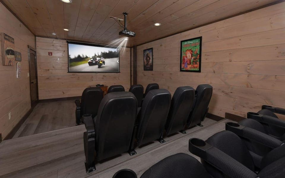 Big Forest Lodge - Private Indoor Pool, Theater Room, 2 Game Rooms, Outdoor Hot Tub + More! House in Pigeon Forge