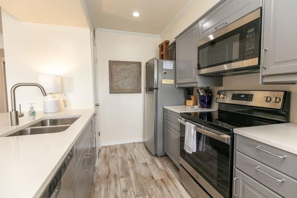 Kitchen or kitchenette, kitchen