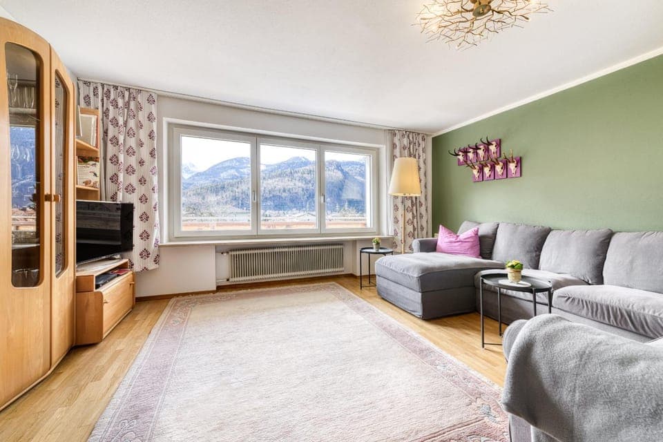 Communal lounge/ TV room, TV and multimedia, Living room, Floor plan, Evening entertainment