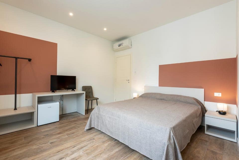 TV and multimedia, Bedroom, air conditioner
