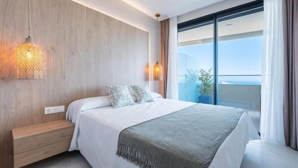 Bed, Natural landscape, Photo of the whole room, Bedroom, Sea view