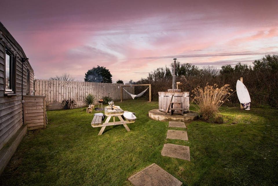 Garden, Hot Tub, Seating area, Sunset