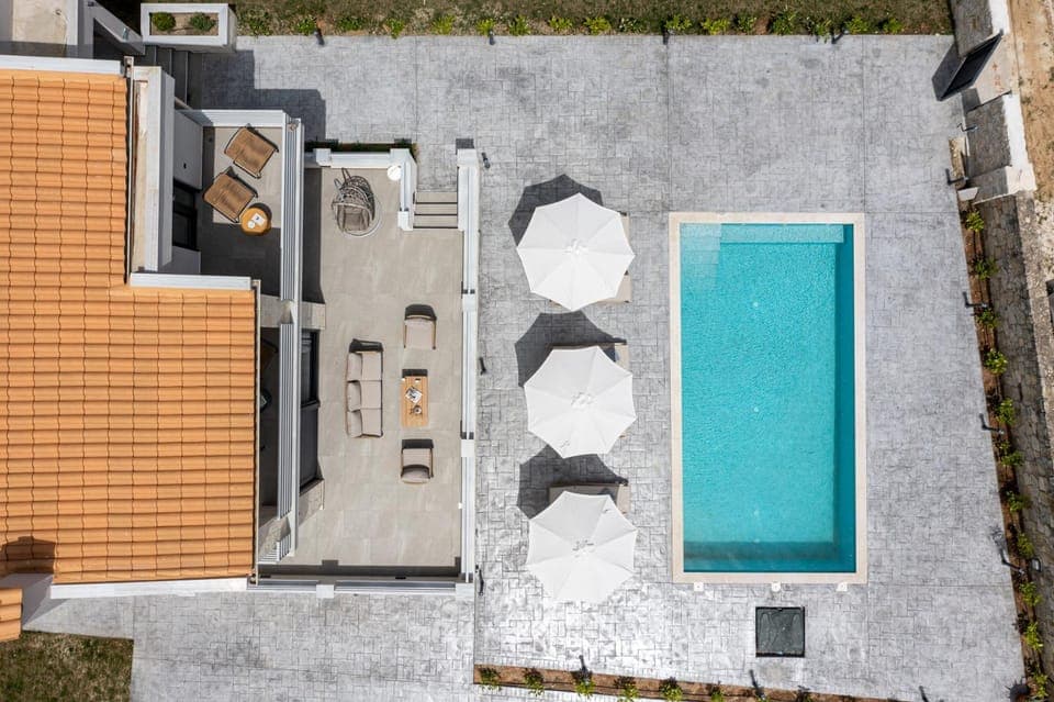 Bird's eye view, Swimming pool