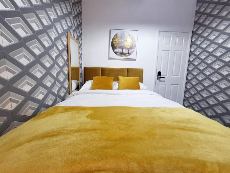 Bed, Photo of the whole room, Bedroom