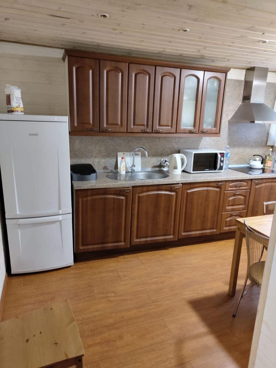 Coffee/tea facilities, Kitchen or kitchenette, microwave, stove