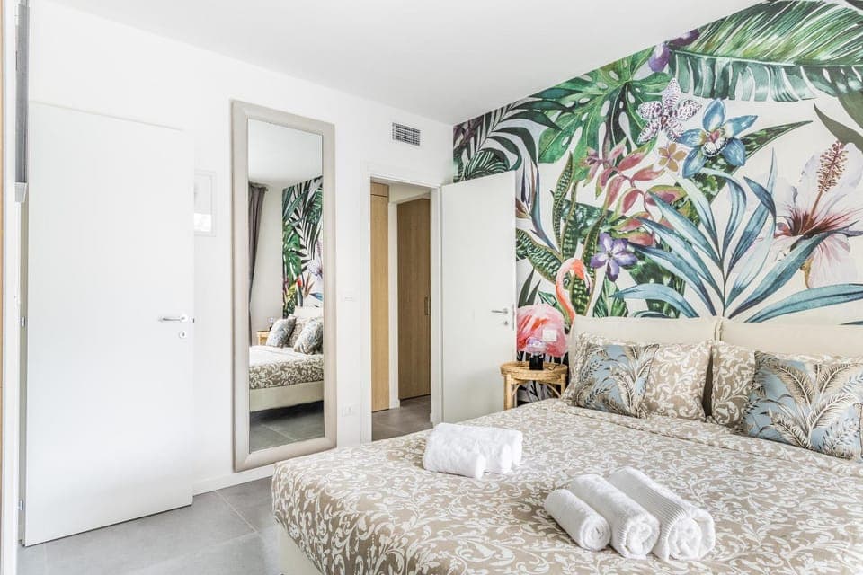 Bed, Photo of the whole room, Bedroom, towels, air conditioner