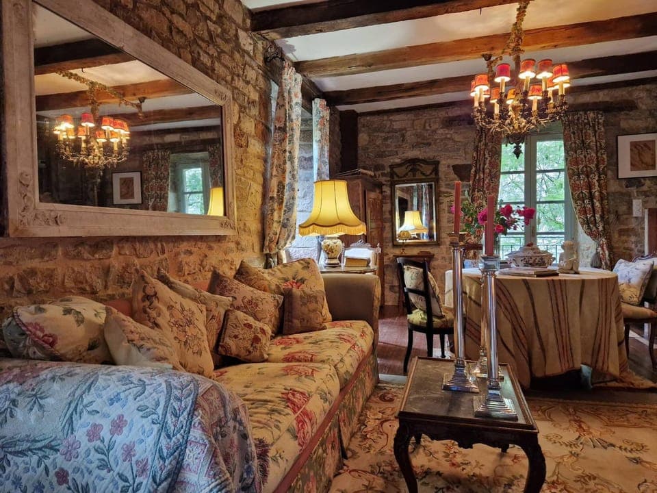 Communal lounge/ TV room, Living room