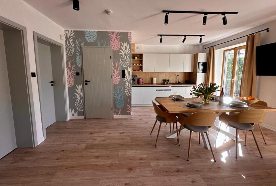 Kitchen or kitchenette, Living room