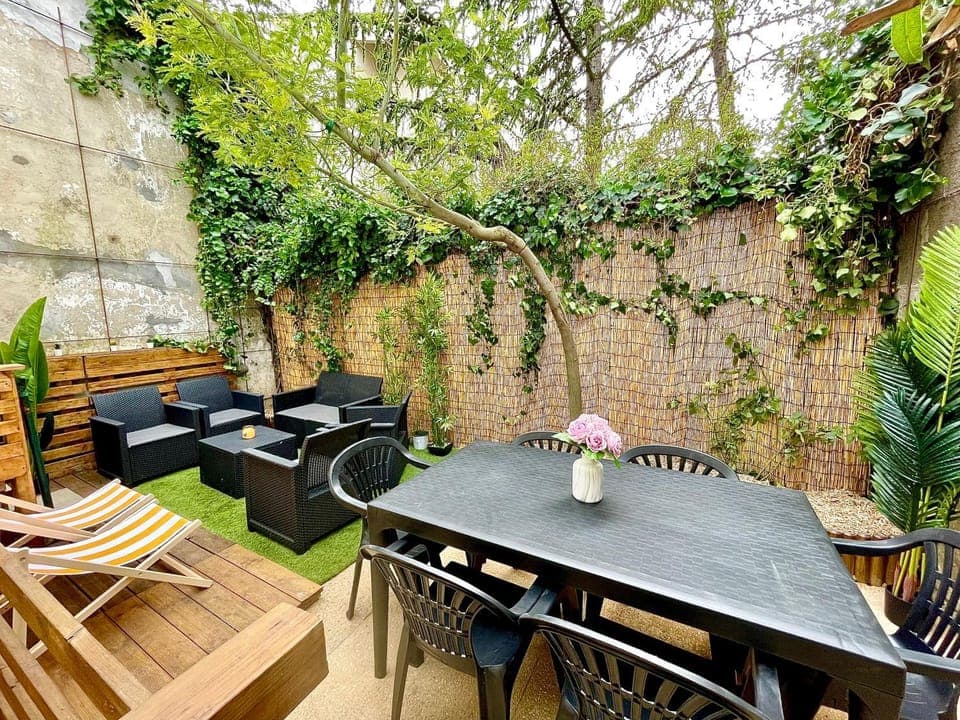 Patio, Spring, Day, Garden, Dining area, Garden view
