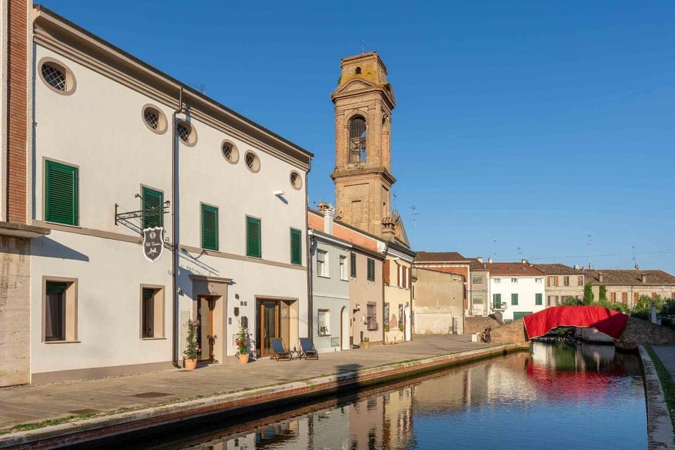 Property building, Nearby landmark, Natural landscape, City view, Landmark view, River view, Street view