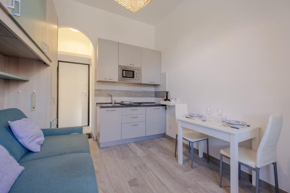 Kitchen or kitchenette, Dining area, pet friendly