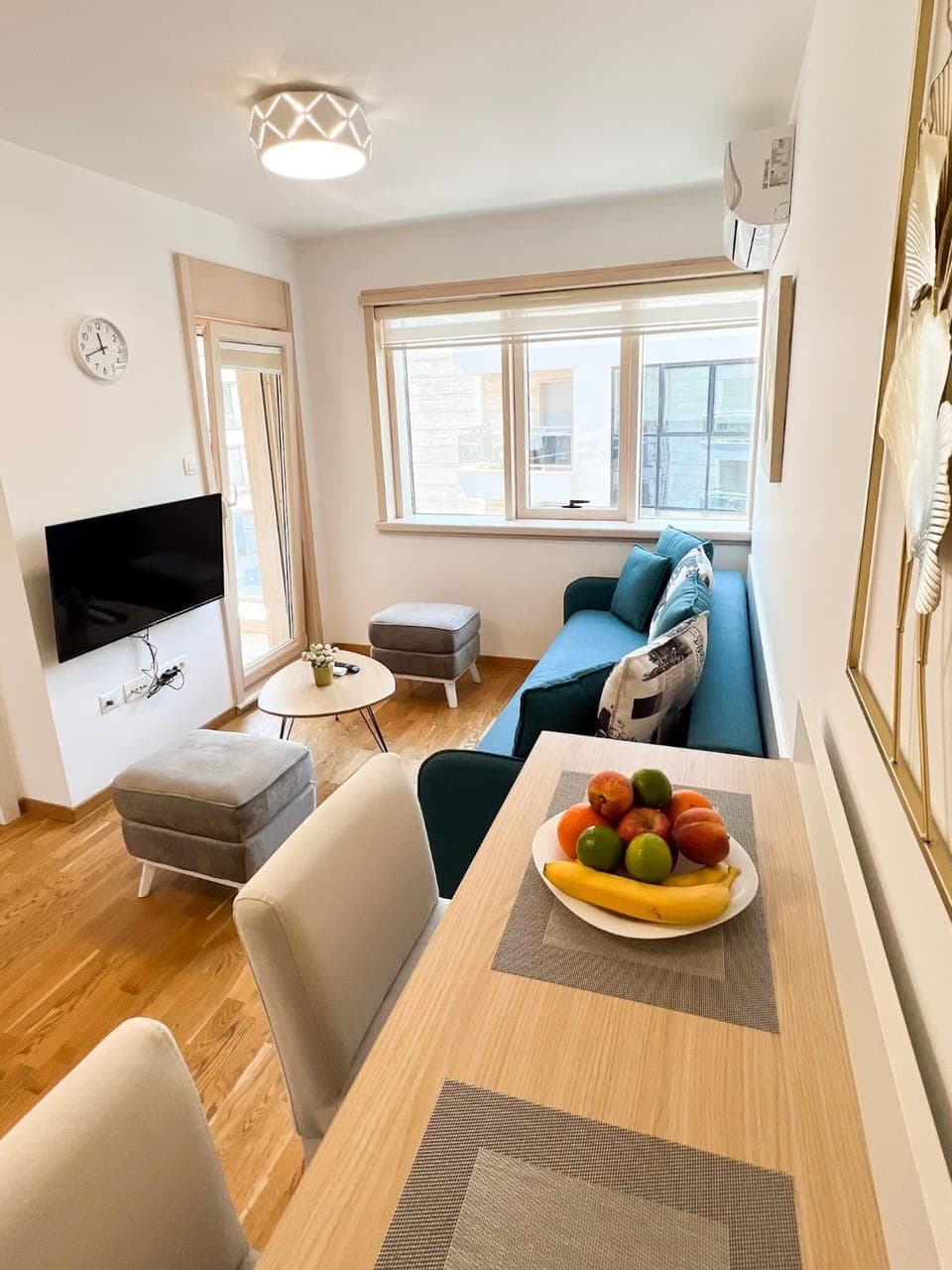 Communal lounge/ TV room, TV and multimedia, Living room, Seating area