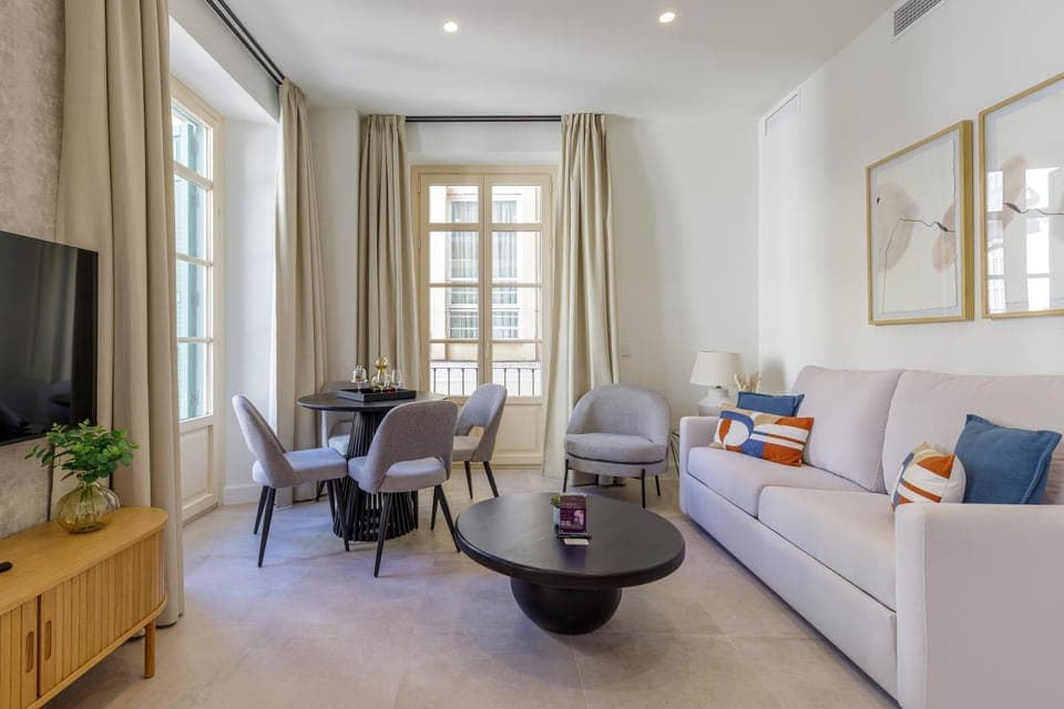 TV and multimedia, Living room, Seating area