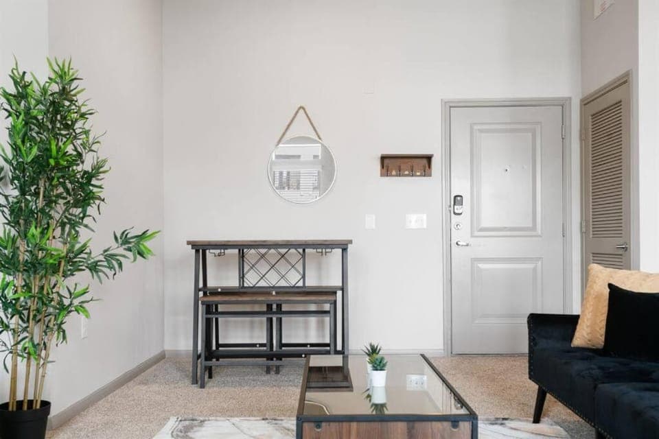 Seating area, Dining area