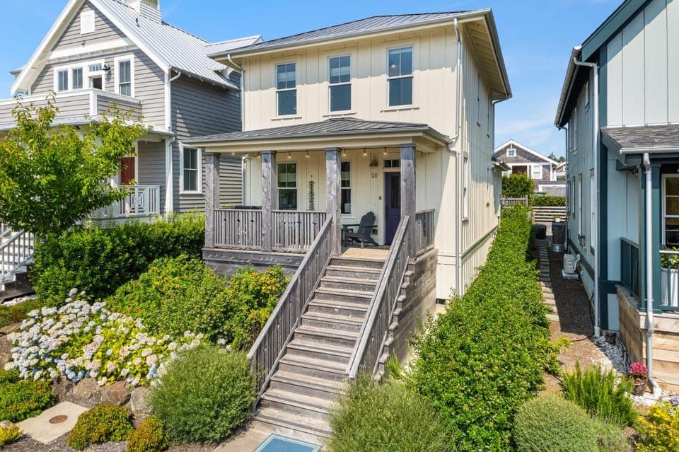 Property building, Neighbourhood