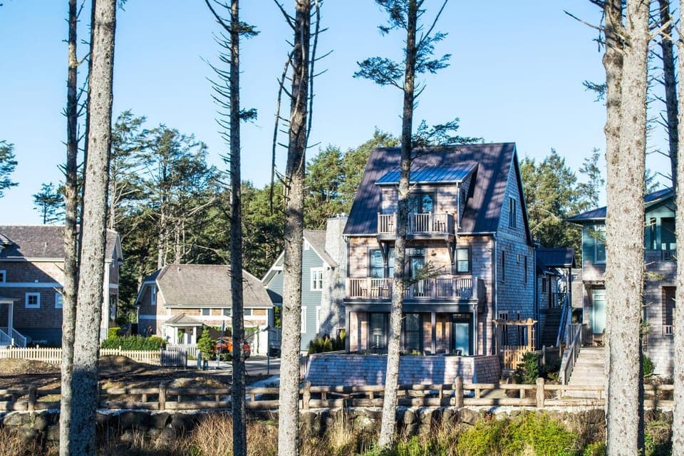 Property building, Day