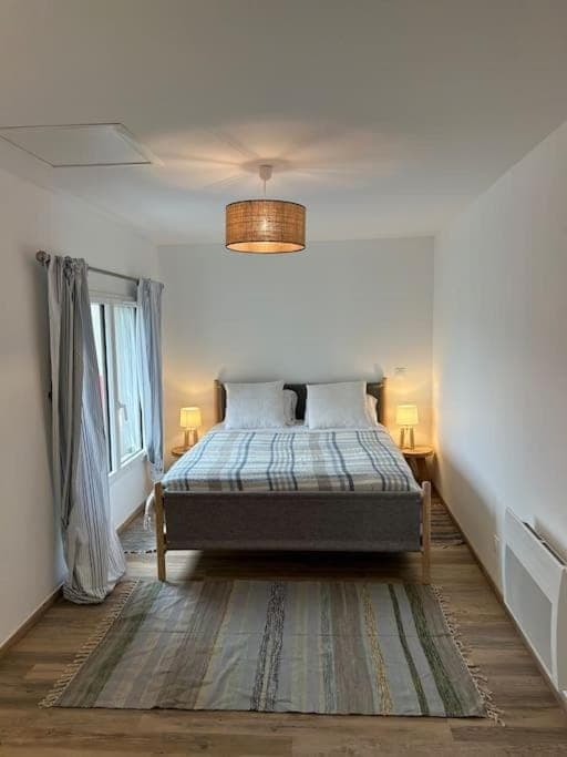 Bed, Photo of the whole room, Bedroom