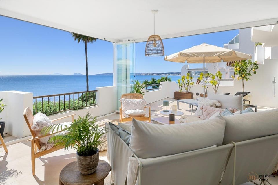 View (from property/room), Balcony/Terrace, Seating area, Sea view