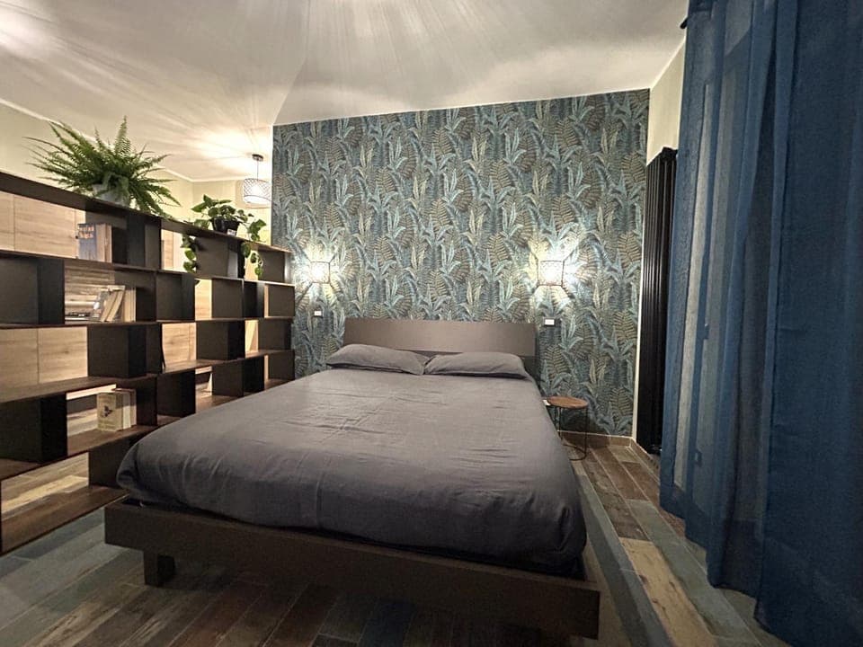 Bed, Photo of the whole room