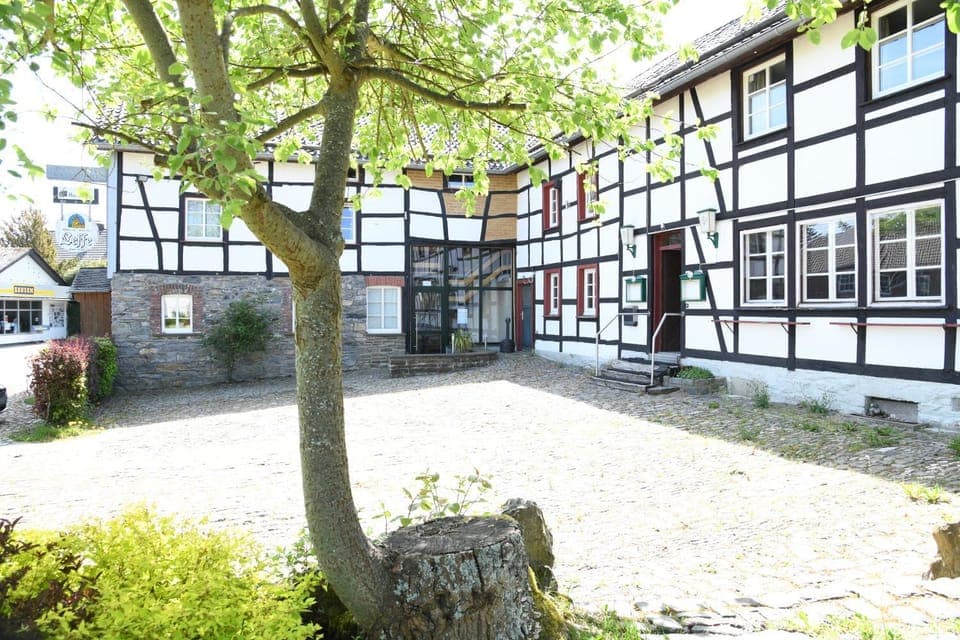 Property building, Spring