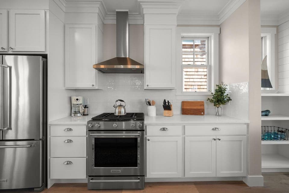 Kitchen or kitchenette, dishwasher, oven, pet friendly, stove