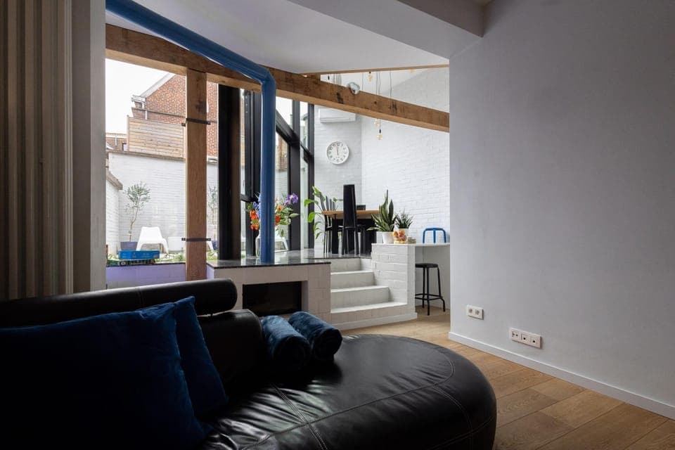 Living room, Seating area, Dining area, internet