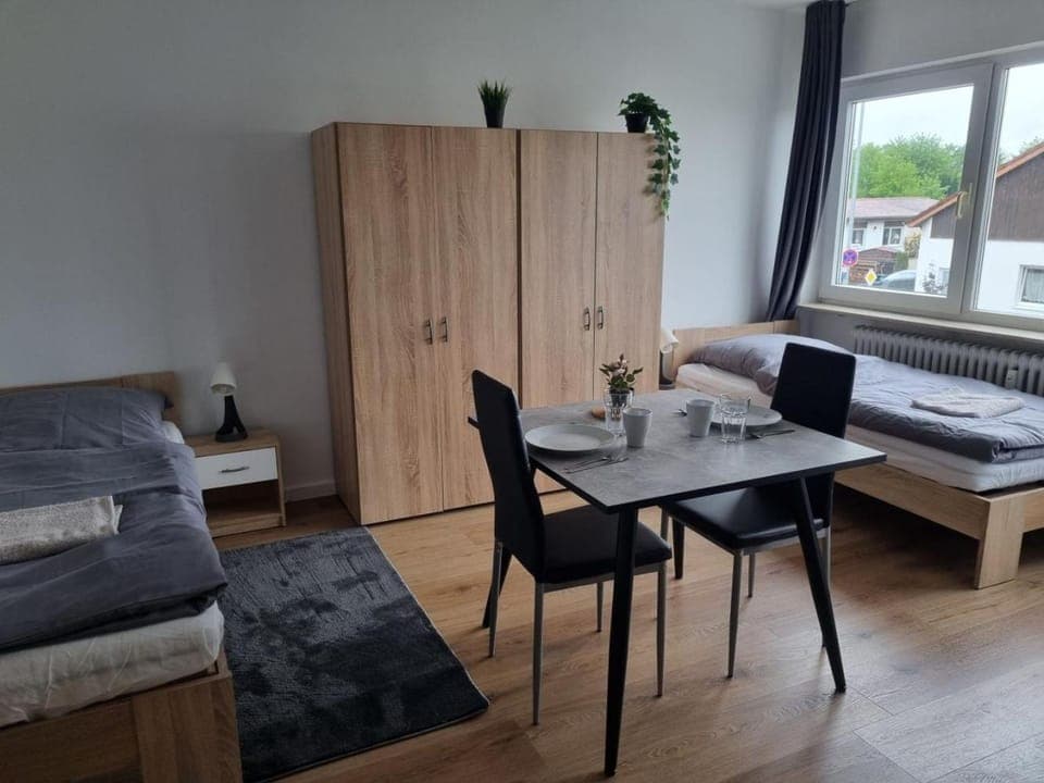 Bed, Photo of the whole room, Seating area, Dining area, wardrobe