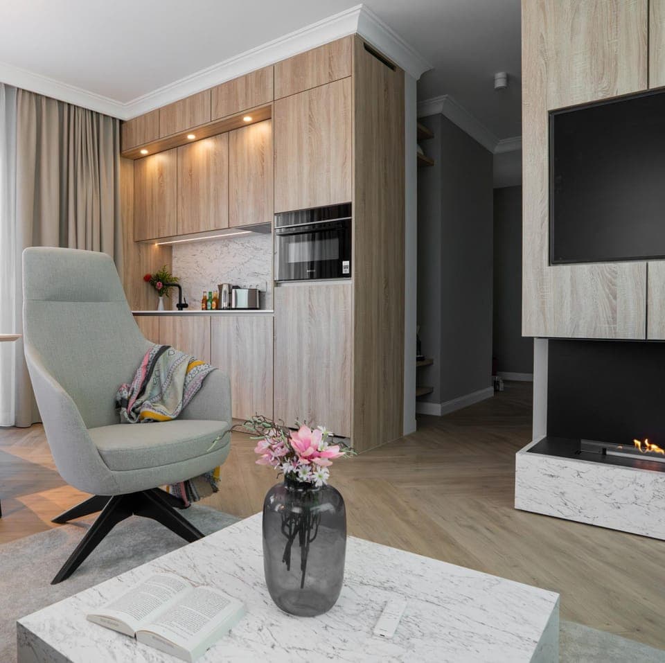 Kitchen or kitchenette, Living room, fireplace