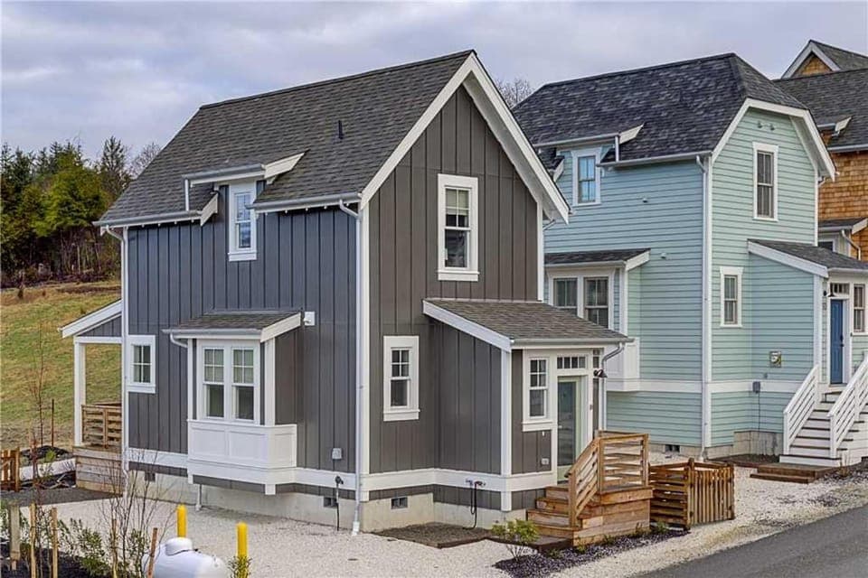 Property building, Day, Neighbourhood, Street view