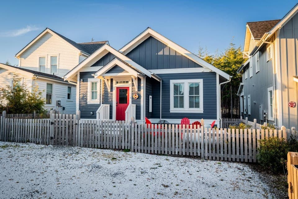 Property building, Day, Neighbourhood