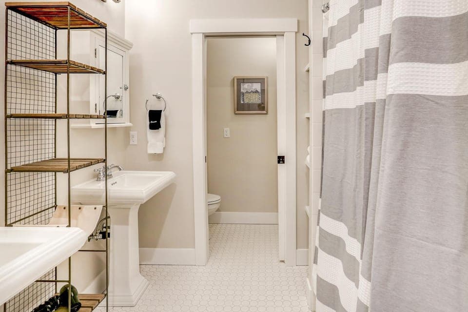 Shower, Toilet, Bathroom