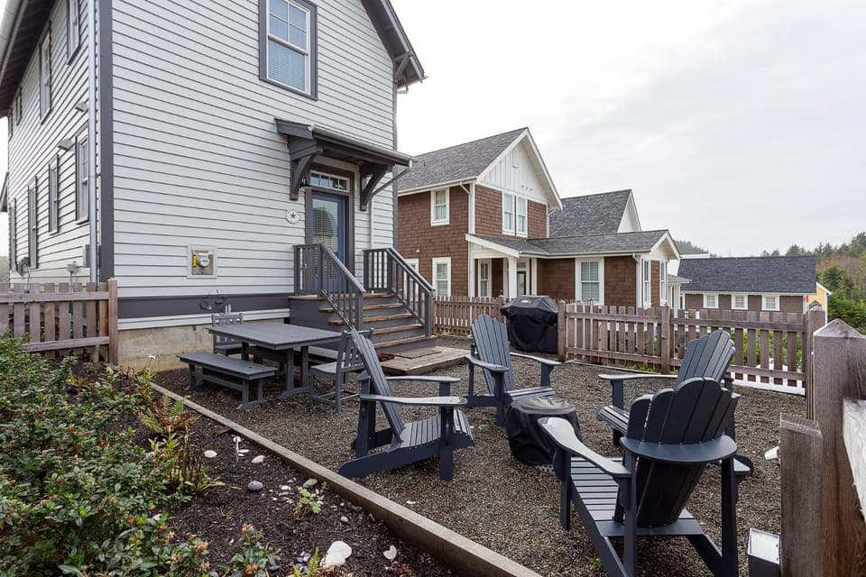 Property building, Patio, BBQ facilities, Seating area