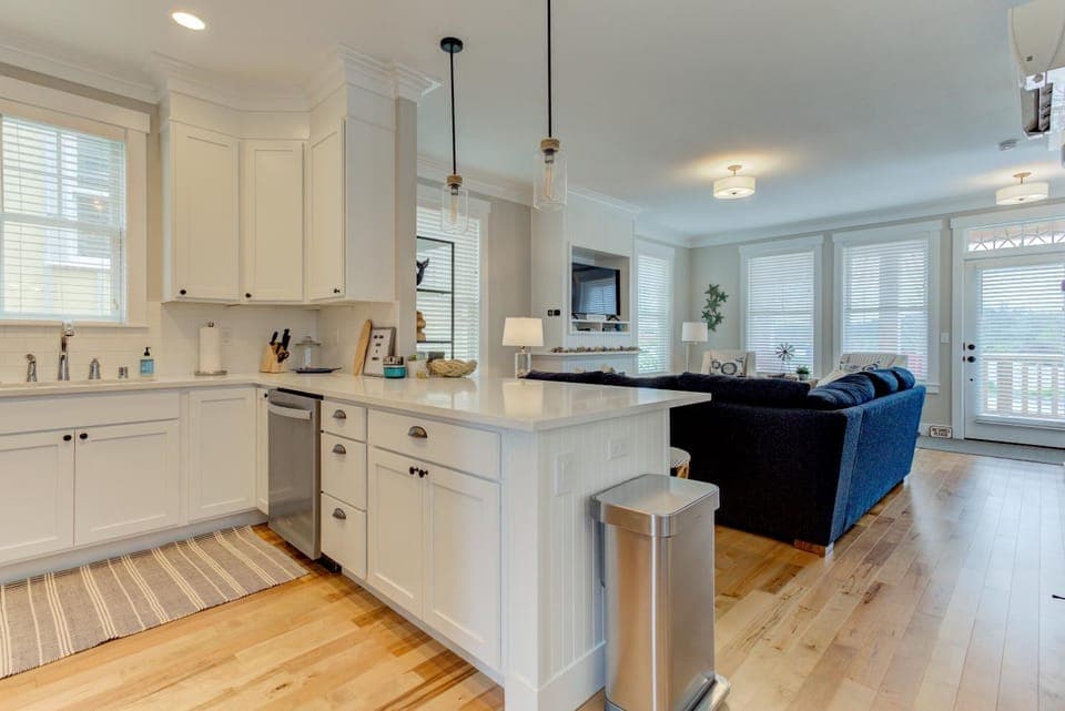 Kitchen or kitchenette, Dining area, dishwasher, stove