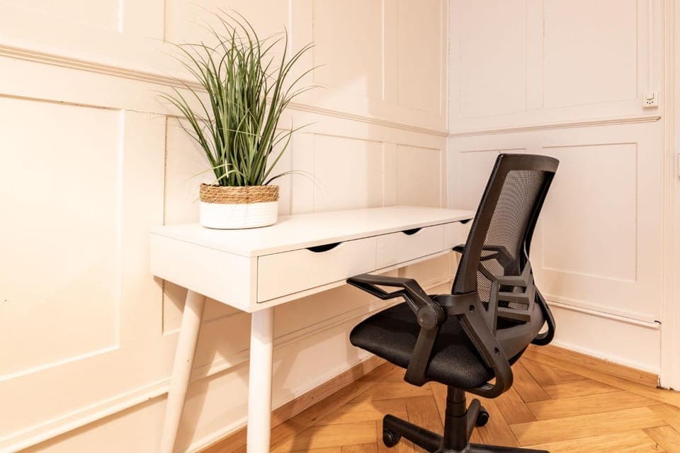 Business facilities, Decorative detail, Seating area, On site, furniture