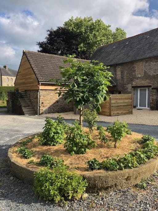 Property building, Garden