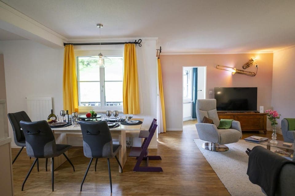 Communal lounge/ TV room, Living room