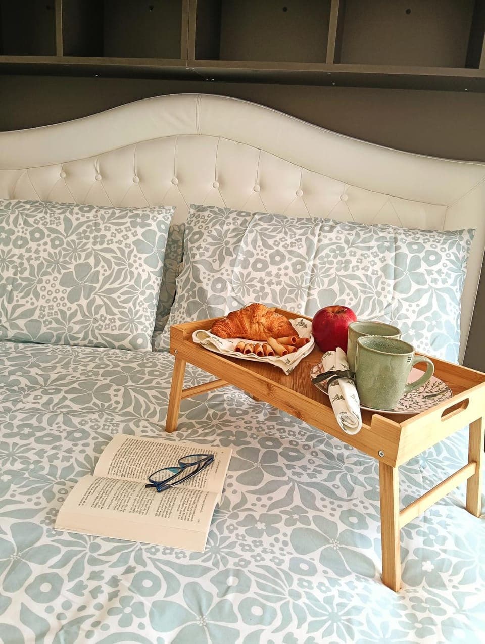 Bed, Photo of the whole room, Bedroom, Breakfast