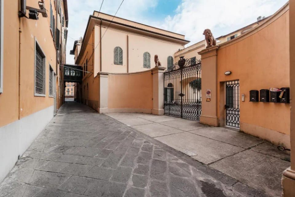 Property building, Facade/entrance, Street view