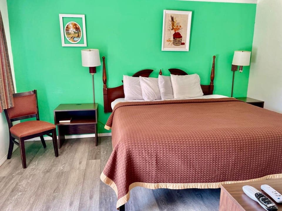 Bed, Bedroom