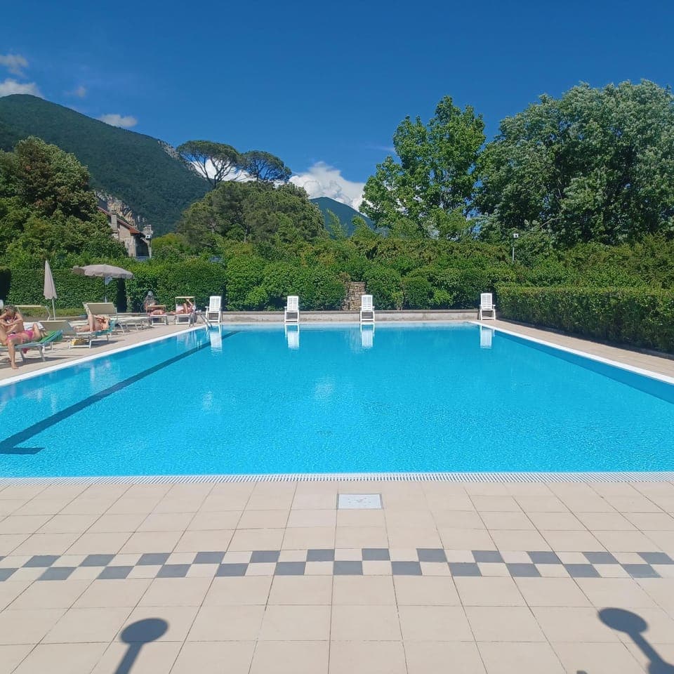 Nearby landmark, Day, Natural landscape, Pool view, Swimming pool, sunbed