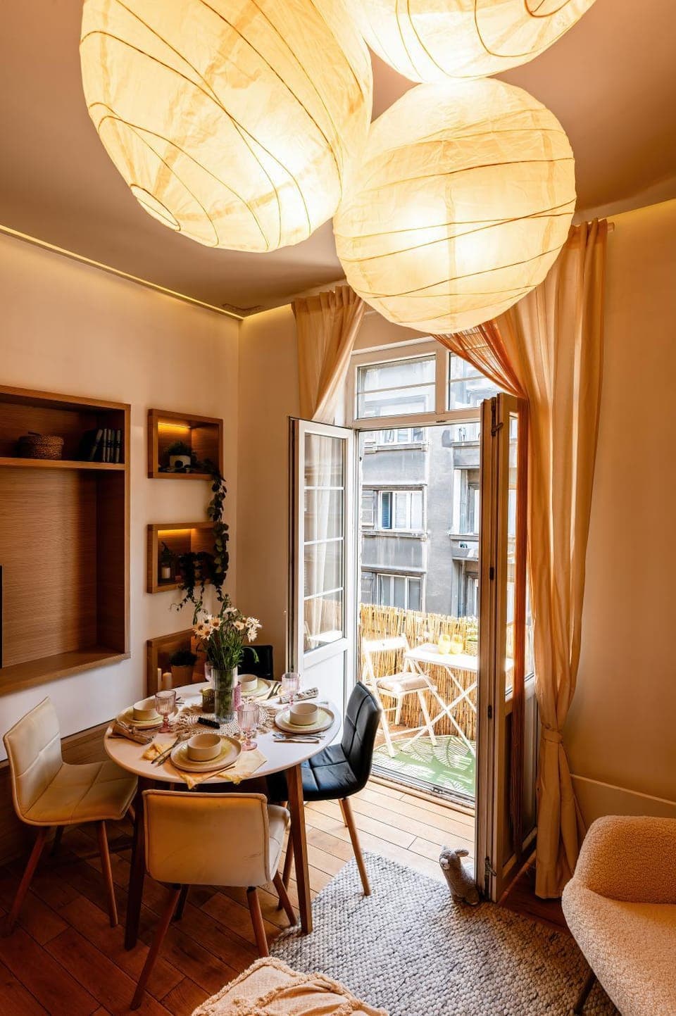 Balcony/Terrace, Photo of the whole room, Dining area, Bedroom